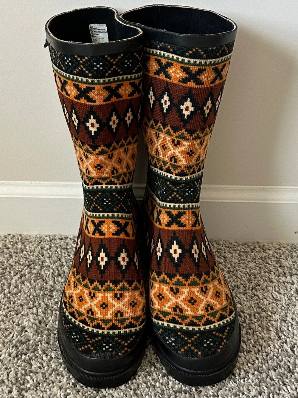 Mukluks Aztec Pattern Boots Size 9